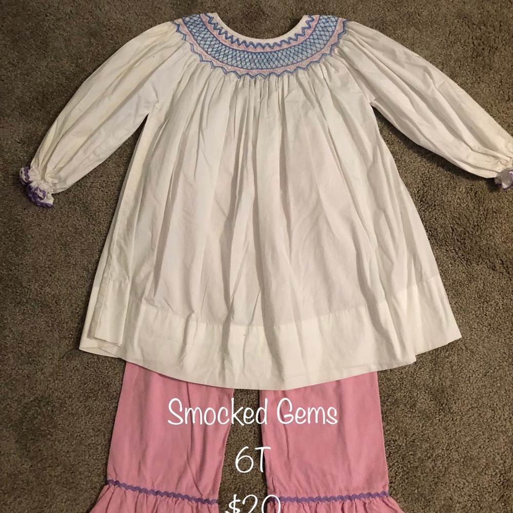 Girls smocked outfit size 6